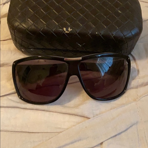 😎BOTTEGA VENETA SUNGLASSES😎 - Picture 6 of 7